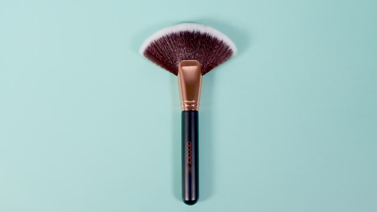 Docolor 1Pcs Soft Large Fan Makeup Brush Foundation Blusher Powder Highlighter Powder Brushes Cosmetic Professional Women Face